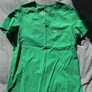 Figs scrub set in Safety Green